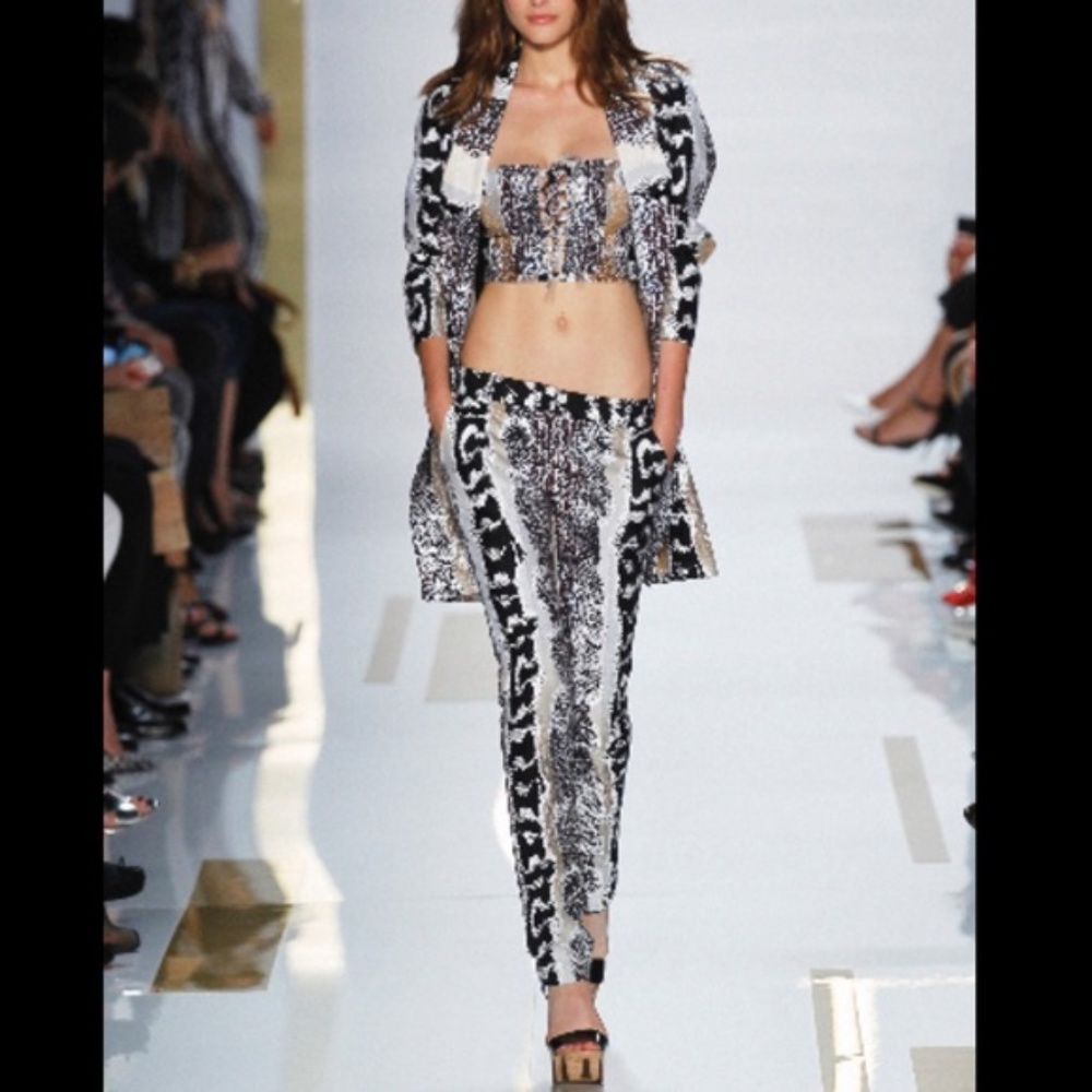 DVF  Silk 11” rise "Oasis" Snake Print Silk Jogger Pant 4